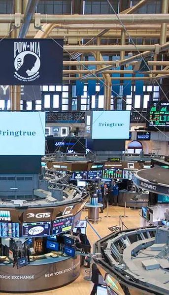 Caen las acciones argentinas en Wall Street y sube el riesgo país por la turbulencia local e internacional