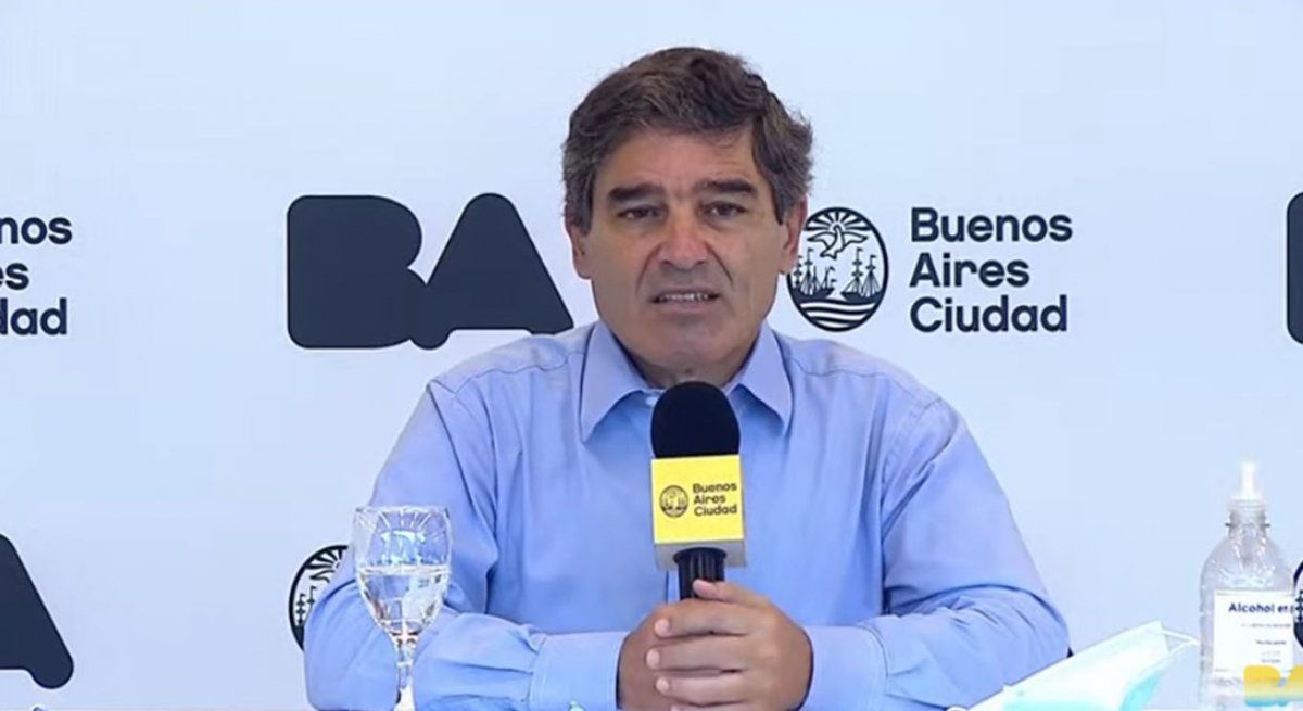 El ministro de Salud porteño pidió revisar el sistema de distribución de las vacunas.