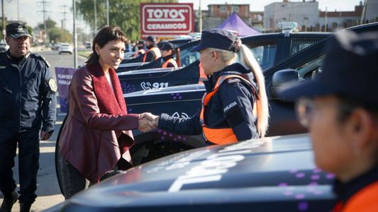 Mayra Mendoza presentó 20 nuevos patrulleros para la policía local de Quilmes