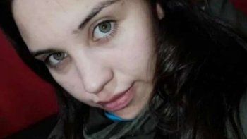 Discutió con su novia, la roció con aguarrás y la prendió fuego: está grave