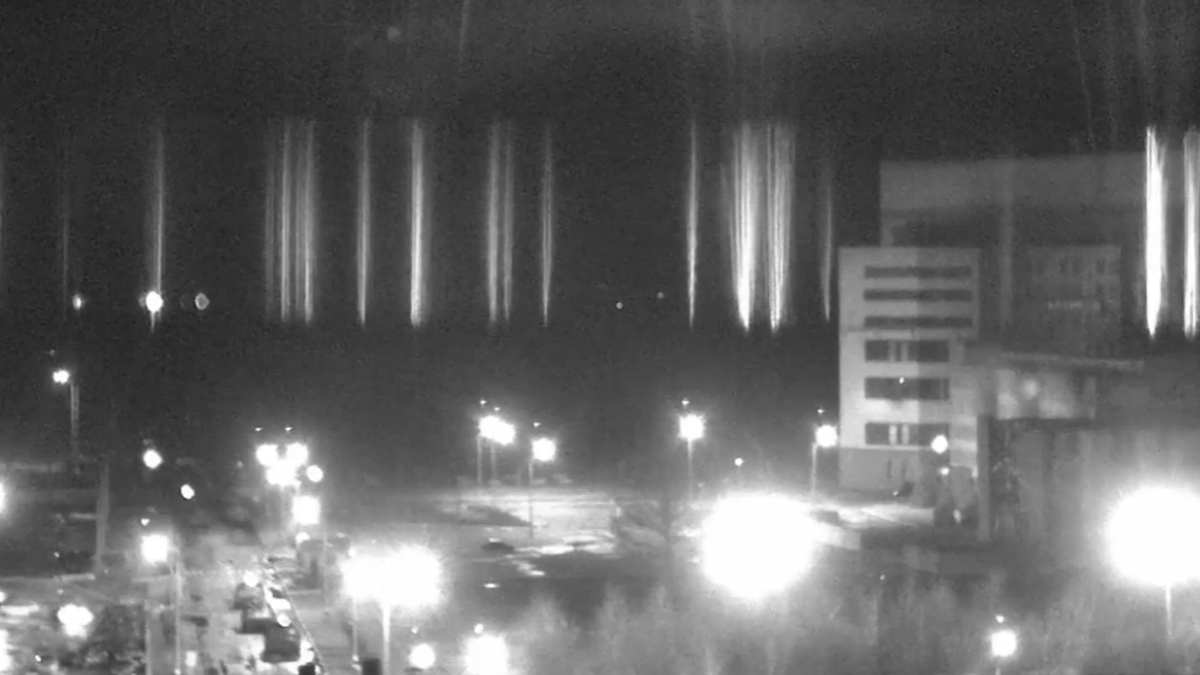 Ucrania: advierten sobre una amenaza real de peligro nuclear tras un ataque ruso a la central más grande de Europa. (Captura TV)