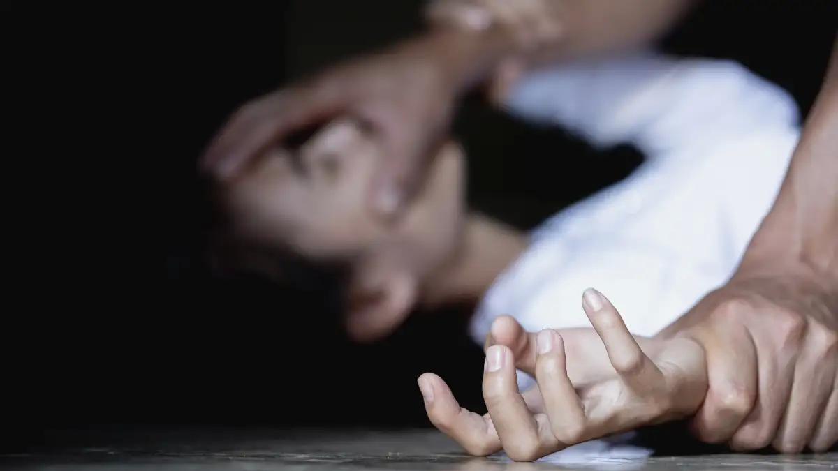 La joven radicó la denuncia y entre los denunciados está su primo de 20 años