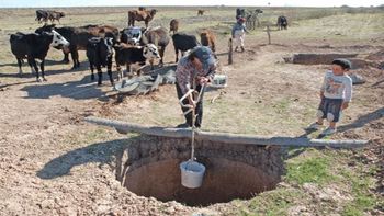 Desesperado por la sequía, se hicieron enormes pozos para tratar de conseguir agua. (Foto: Gentileza Pregón Agropecuario)