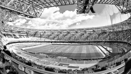 Es oficial: el estadio de Nápoli dejó de llamarse San Paolo y ya es Diego Armando Maradona