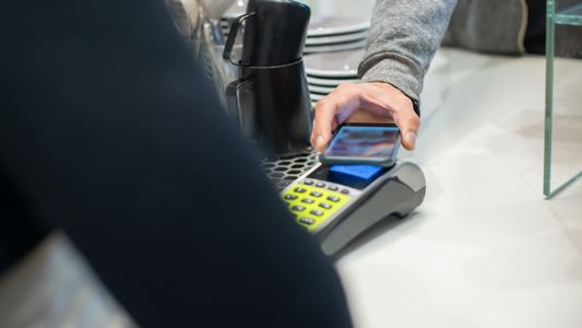 Billeteras digitales: el alto porcentaje de argentinos que usa estas herramientas para pagar servicios por canales online