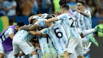 Chile se encuentran en el sexto lugar de las Eliminatorias con 16 puntos y a una posición de Perú, el último que ingresa en repechaje. Argentina, en cambio, se encuentra segunda, con 29 puntos y abajo de Brasil.Argentina se enfrentará con Bolivia por las Eliminatorias, el próximo 9 de septiembre, en el estadio Monumental (Foto: Telam). Chile se encuentran en el sexto lugar de las Eliminatorias con 16 puntos y a una posición de Perú, el último que ingresa en repechaje. Argentina, en cambio, se encuentra segunda, con 29 puntos y abajo de Brasil.Argentina se enfrentará con Bolivia por las Eliminatorias, el próximo 9 de septiembre, en el estadio Monumental (Foto: Telam).