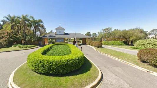 Un nene jugaba en la calle de un country y una vecina lo mató: cómo sigue la investigación