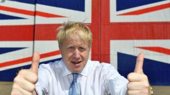 Boris Johnson quiere que para radicarse en Gran Bretaña sea obligatorio hablar bien en inglés