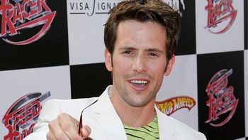 murio el actor christian oliver en un dramatico accidente aereo junto a sus hijas murio el actor christian oliver en un dramatico accidente aereo junto a sus hijas