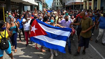Escritores y artistas piden por la libertad en Cuba: ¿Quién fue la única argentina que sumó su apoyo?