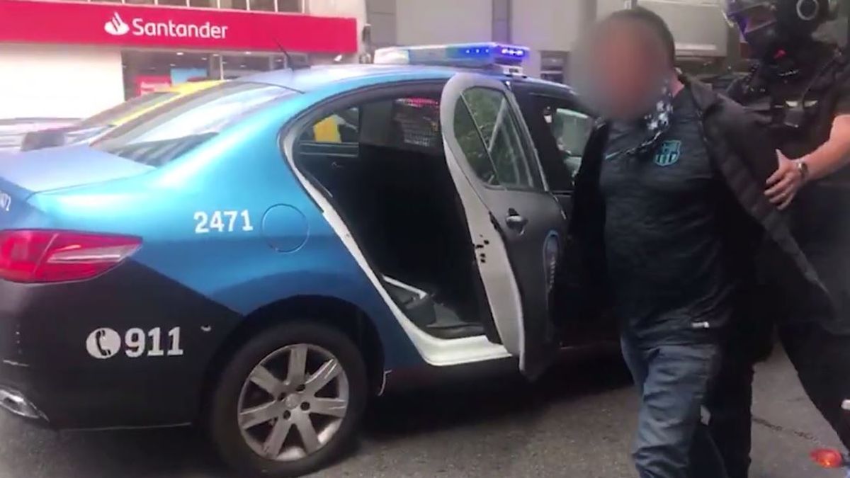 Caballito: cayó dealer que intentó sobornar a policías. (Foto fuente Policía de la Ciudad)