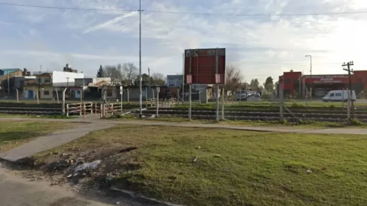 Escalofriante: encontraron a un bebé muerto en las vías del tren en Castelar (Foto: Google Maps)