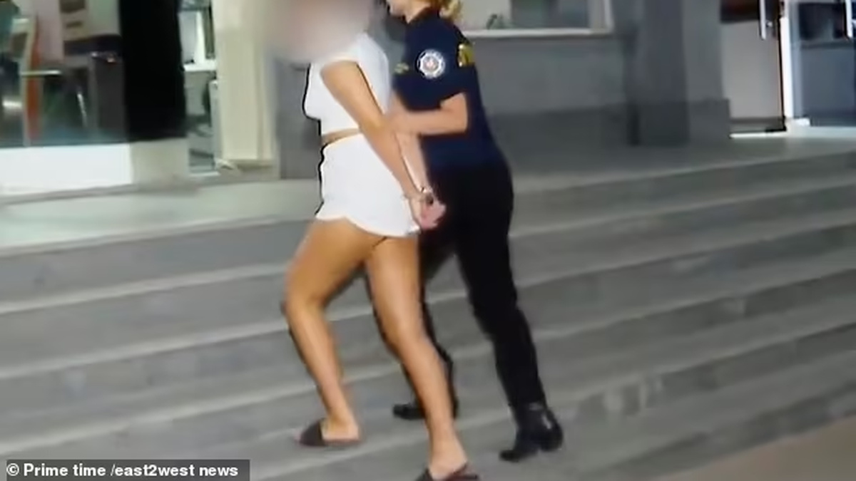 La joven británica, que buscaba su familia en Tailandia, está detenida en Georgia, por tenencia y contrabando de estupefacientes (Foto: Gentileza Daily Mail)