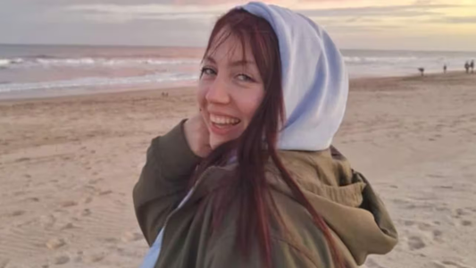 Quién es Dana Desimone, la joven que sigue desaparecida en el derrumbe en Villa Gesell