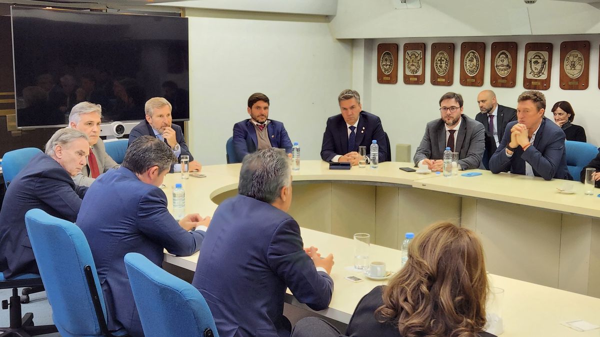 Gobernadores con opositores dialoguistas en el Consejo Federal de Inversiones (Foto: gobernación de Santa Fe)