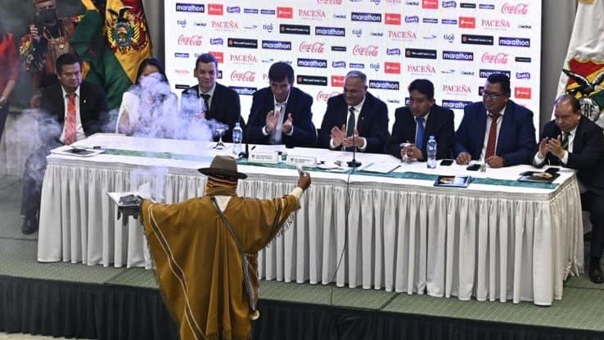 Gustavo Costas tuvo una curiosa presentación como DT de Bolivia.&nbsp;