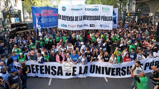 Nueva marcha universitaria: fuerte reclamo al Gobierno con cortes y movilizaciones en todo el centro porteño