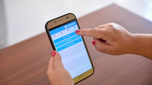 Bono de $18.000 de ANSES: quiénes sí y quiénes no tienen que cargar la CBU para cobrar el bono