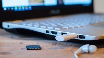 ¿Cómo quitar la protección contra escritura en un pendrive?