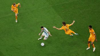 Video: el pase magistral de Messi para poner en ventaja a la Argentina frente a Países Bajos