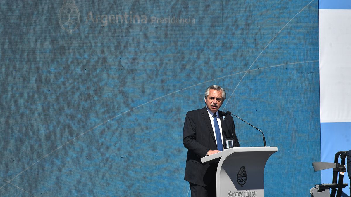 El presidente Alberto Fernández durante el acto central por el 40º aniversario de la Guerra de Malvinas. (Télam)