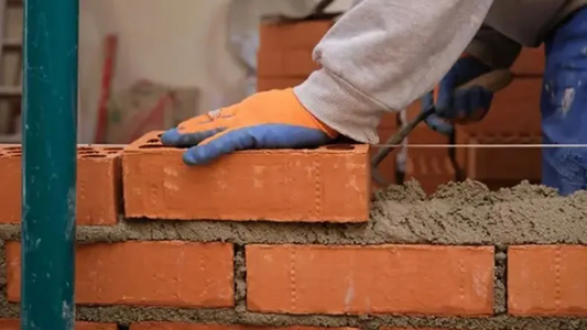 Según datos del Indec, la construcción cayó 2,6% en febrero