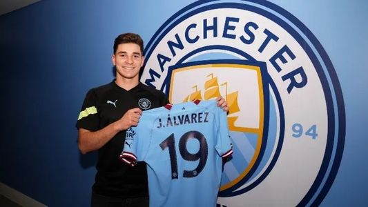 Julián Álvarez, el emotivo recibimiento en Manchester City y una promesa que ilusiona a los hinchas