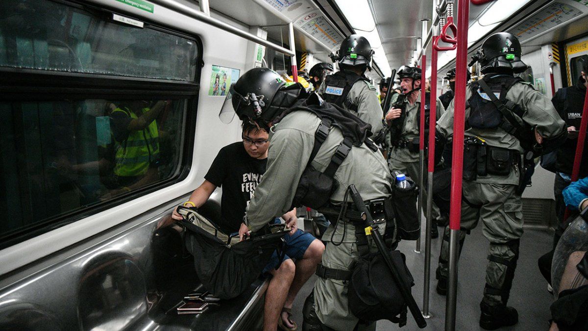 Hong Kong: 70 detenidos y 5 heridos graves en otro fin de semana violento