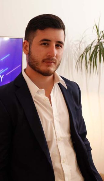 Metaverso: este joven mendocino vende terrenos digitales y recibió millones de dólares en inversiones