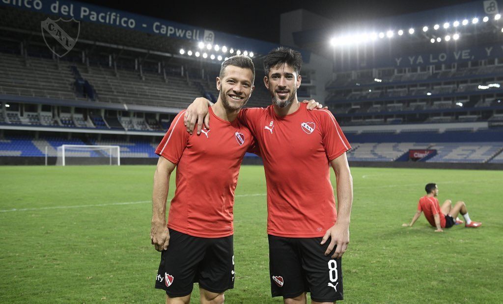 Escándalo en Independiente: Beccacece decidió separar del plantel a Pablo Pérez y Nicolás Domingo