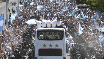 Caravana de la Selección: cruces entre la AFA y el Gobierno, por el abrupto final de la movilización