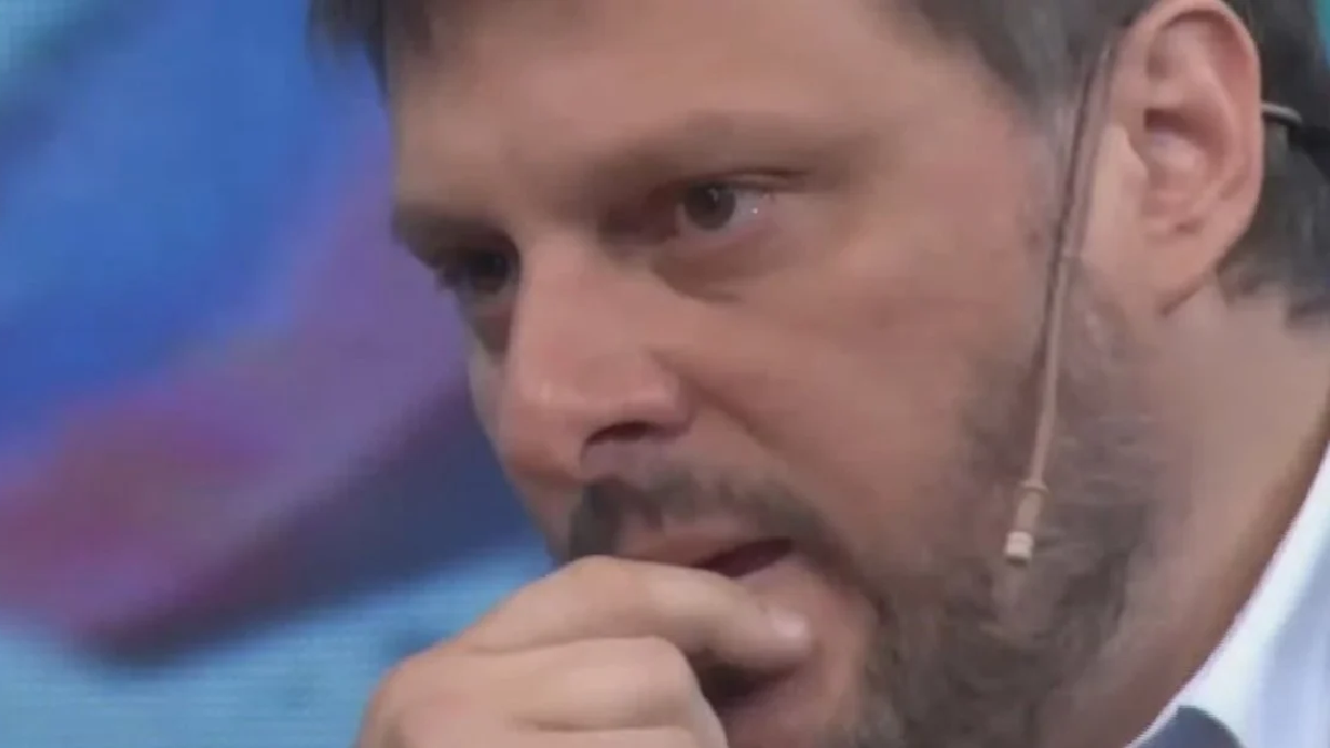Leandro Santoro lloró tras bajarse del balotaje porteño: Fueron las 48 horas más difíciles de mi vida (Foto: captura de C5N)