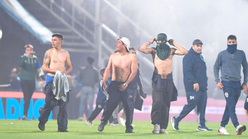 Se perdieron nenes en medio de las corridas: la dolorosa postal del partido Gimnasia-Boca