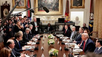 Luis Caputo destacó el apoyo de Trump y Bausili anticipó que el inicio del swap sería en dos semanas