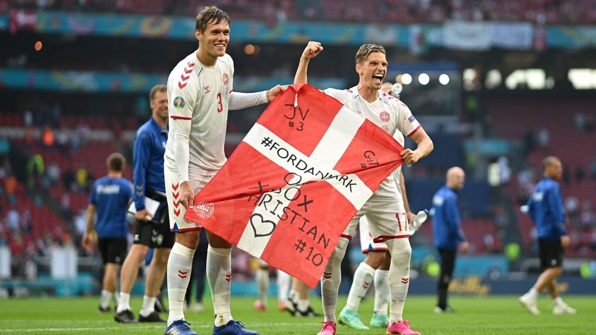 Los futbolistas daneses le dedicaron el triunfo a su compañero Christian Eriksen.