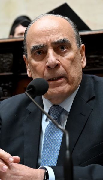 Internaron al Jefe de Gabinete, Guillermo Francos, por un cuadro gastrointestinal