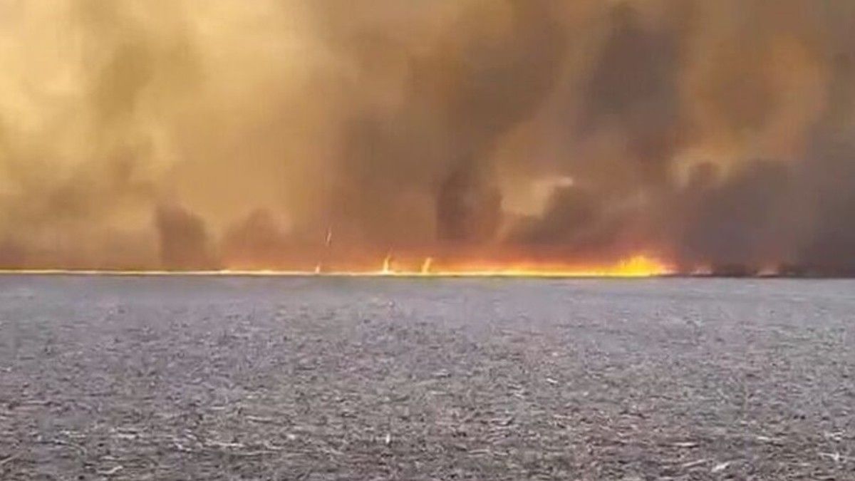 Continúan los incendios en Córdoba. (Foto: @minsegcba)&nbsp;