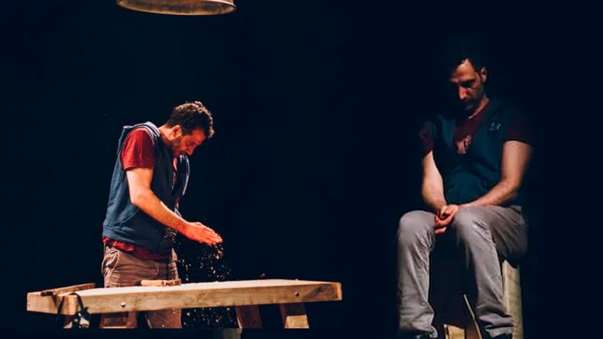 Muerde, el unipersonal y thriller policial de Luciano Cáceres, que arrasa en el teatro