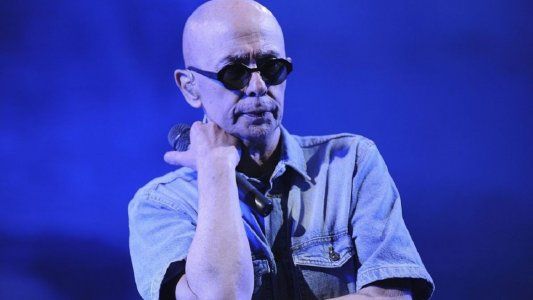 El Indio Solari se vacunó contra el coronavirus