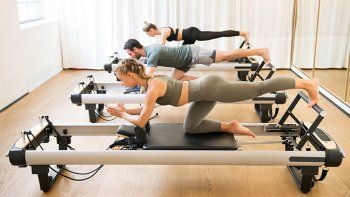 Beneficios de pilates en camilla: para qué sirve y cómo se practica