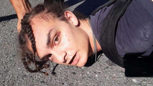 Las imágenes de la detención del hijo de Federica Pais y de su cómplice, hijo de un prestigioso diplomático