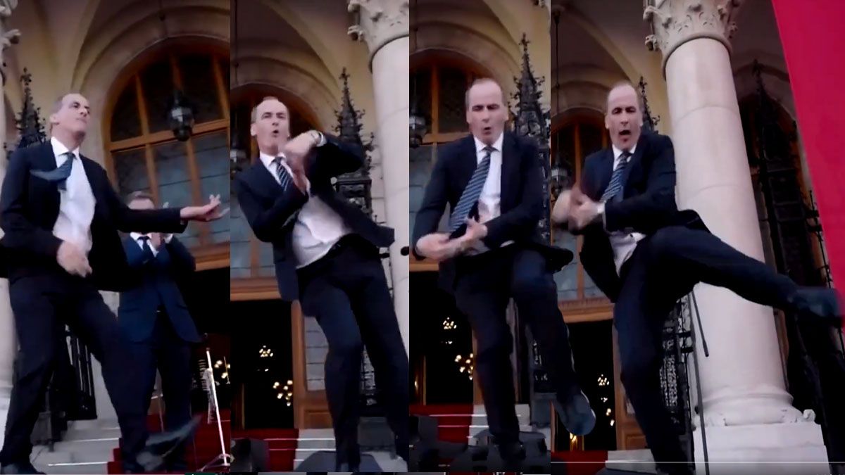Ni Michael, ni Elvis, ni Ken Swift. Es el ministro húngaro de Salud, al asumir el nuevo gobierno de ese país. (Foto: A24.com)