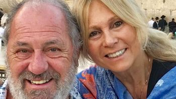 Desgarradoras imágenes del entierro en Argentina del esposo de Ana Rosenfeld