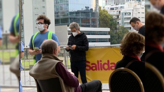 Ricardo Darín se vacunó en Buenos Aires contra el COVID