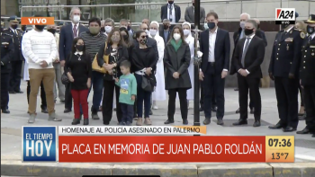colocaron una placa en memoria de juan pablo roldan, el policia asesinado hace un mes en palermo colocaron una placa en memoria de juan pablo roldan, el policia asesinado hace un mes en palermo