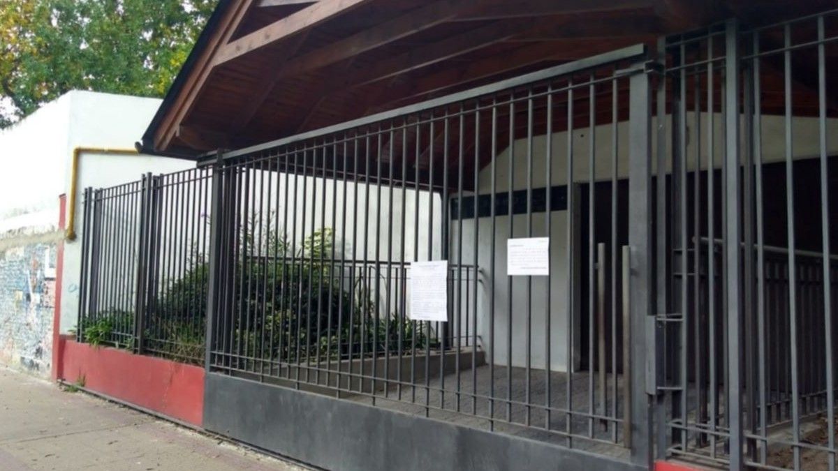Inseguridad. Quienes están a cargo de la escuela intentan establecer un mecanismo de control para el ingreso. Foto: 0221.com.ar