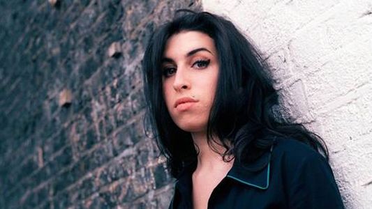 Publican fotografías nunca vistas de Amy Winehouse