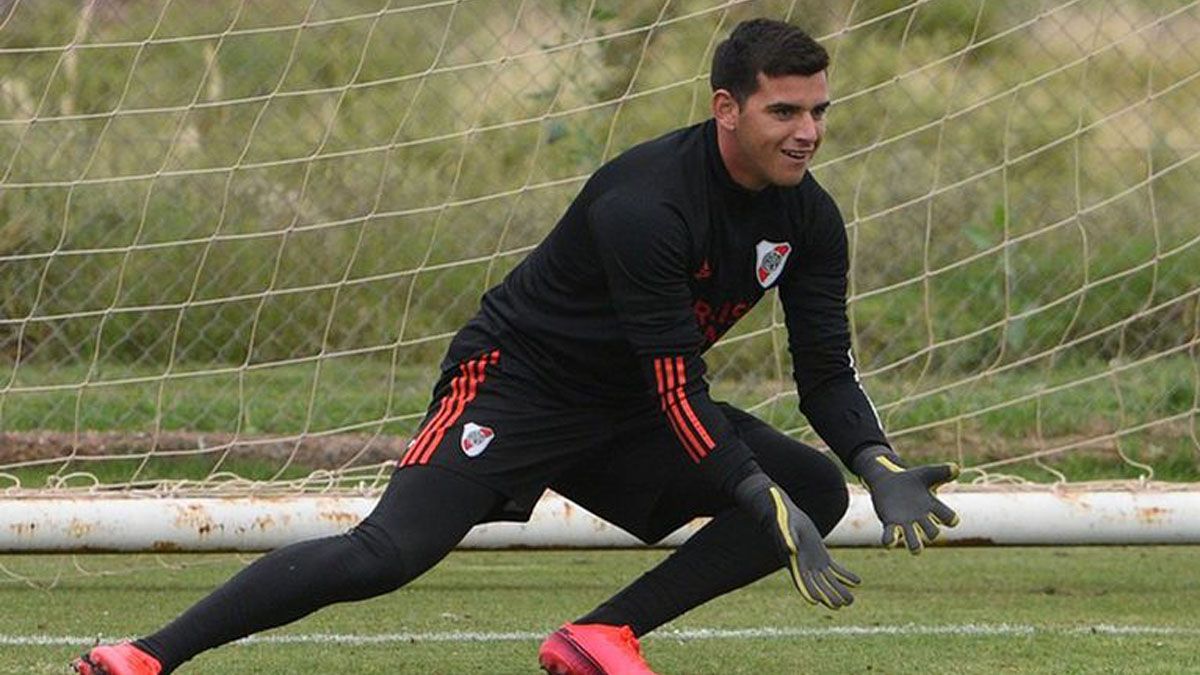 Alan Díaz pasará directamente del banco de la Reserva al banco en el Superclásico.