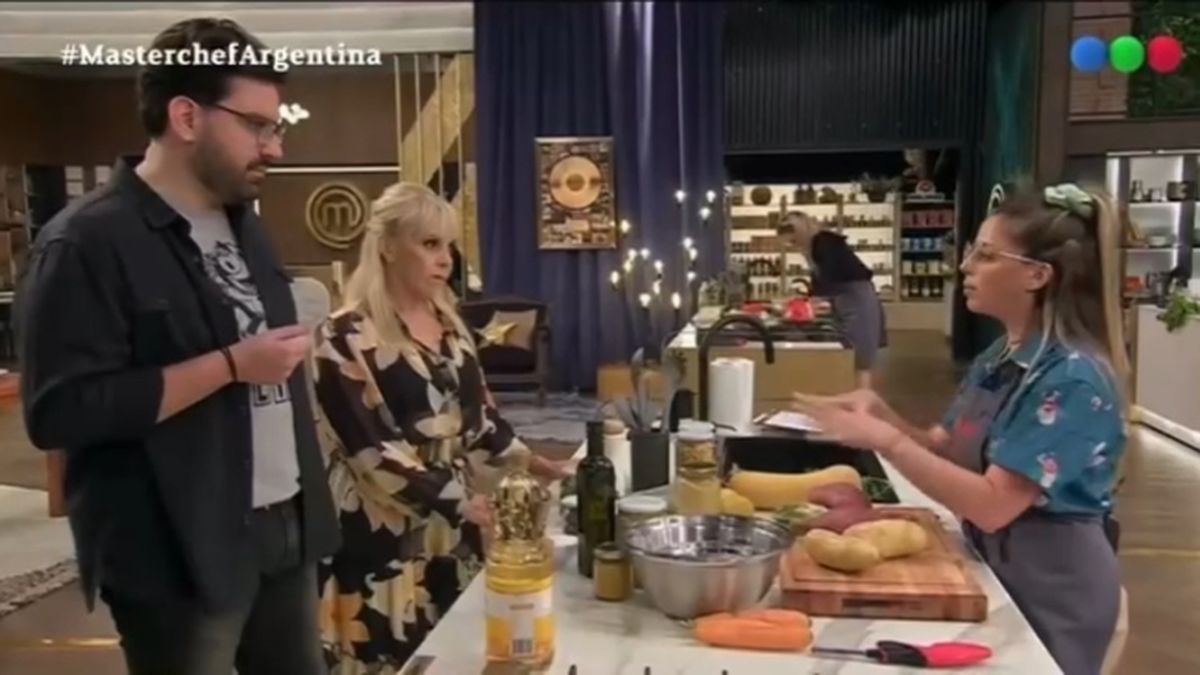 El encuentro de Claudia Villafa&ntilde;e y Juariu en el cap&iacute;tulo del jueves de MasterChef Celebrity (Telefe).&nbsp;