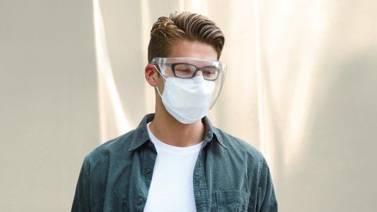 COVID-19: ¿Existen mascarillas con anteojos?